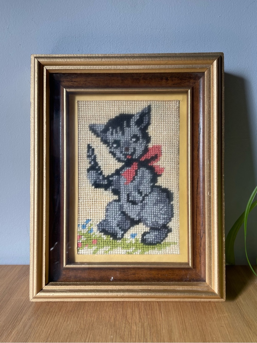 Vintage Midcentury Framed Kitty Cat Needlepoint Shadow Box Cottagecore 7x9 🐱
